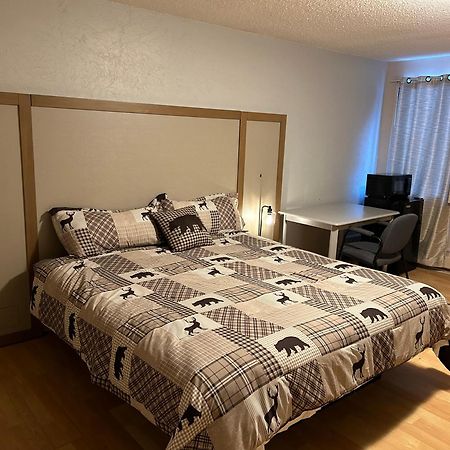 Kings Court Motel Cold Lake Buitenkant foto