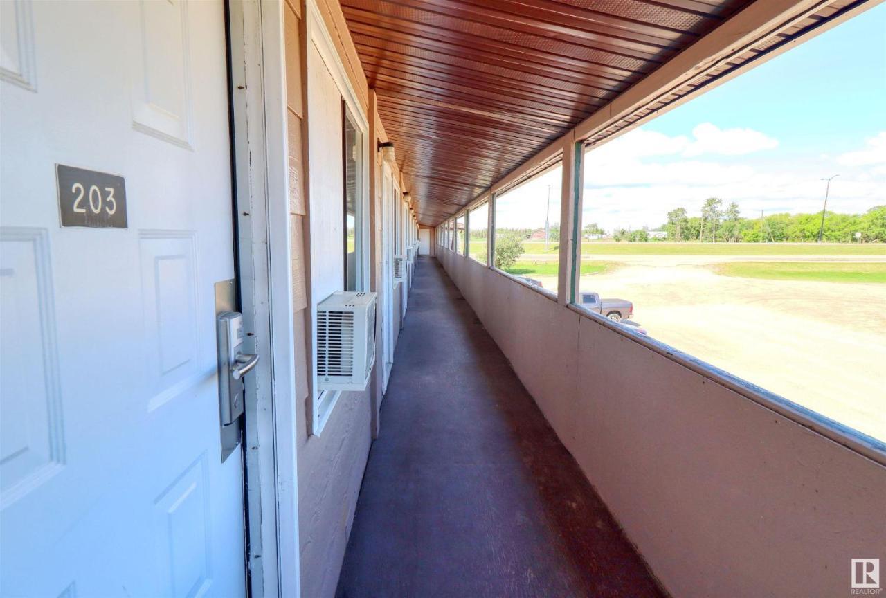 Kings Court Motel Cold Lake Buitenkant foto